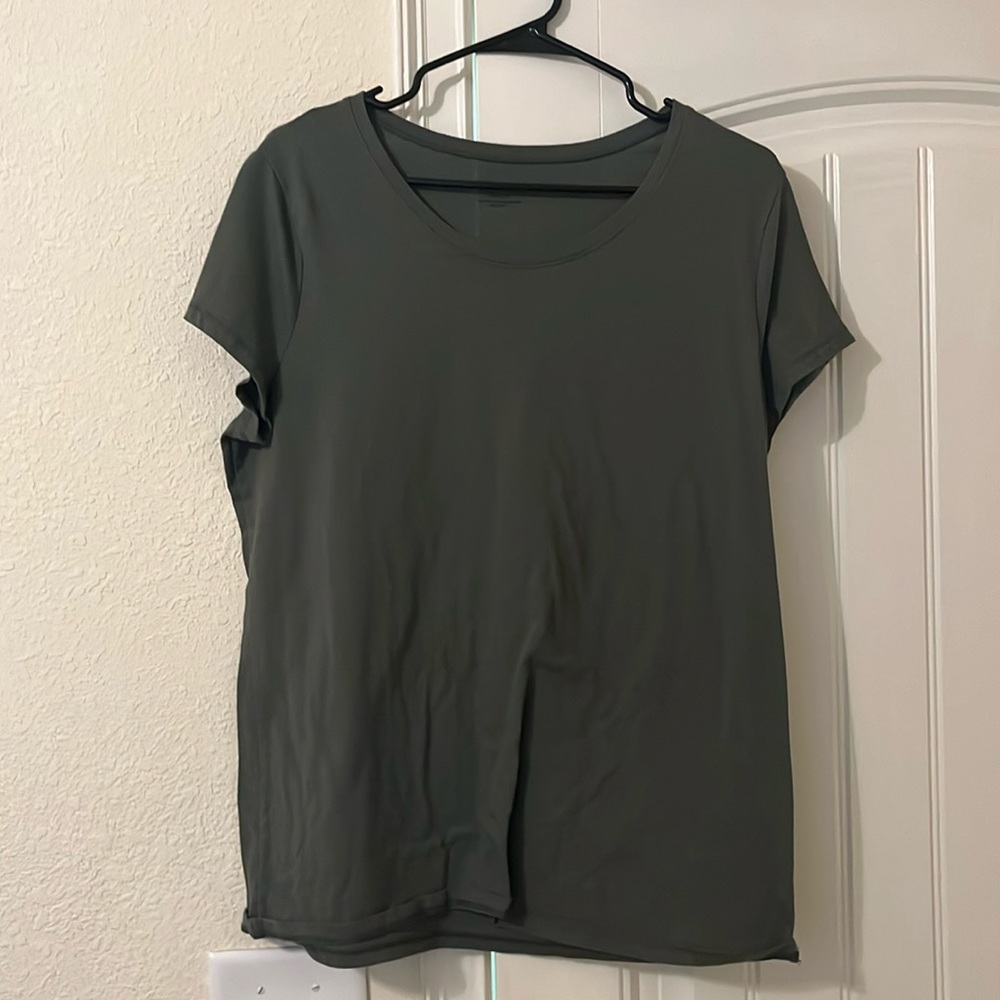 Short sleeve shirt